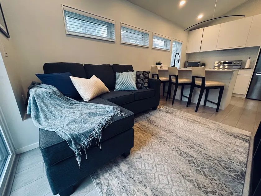Central Private Laneway Home in Vancouver! - Image 1