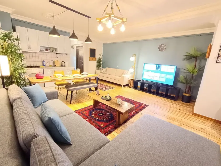 Unique Design and Rare Location - Image 1