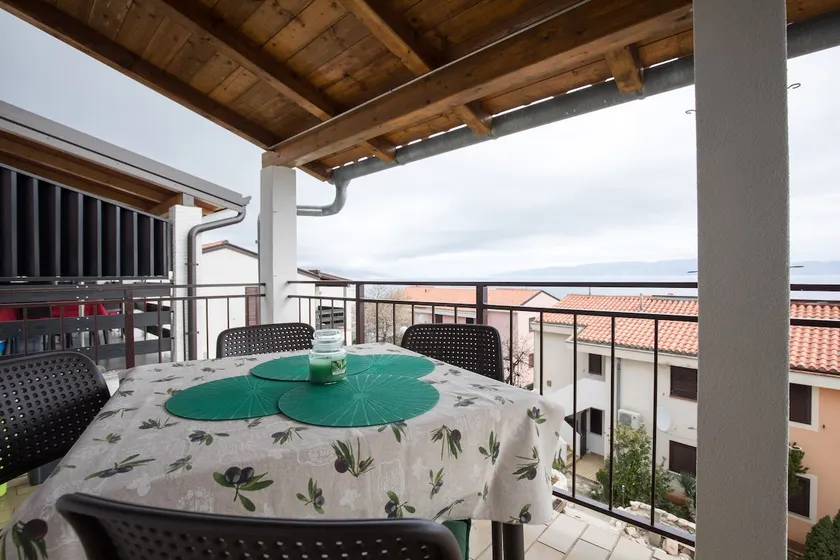 Residence4a-Green Apartment - Image 1