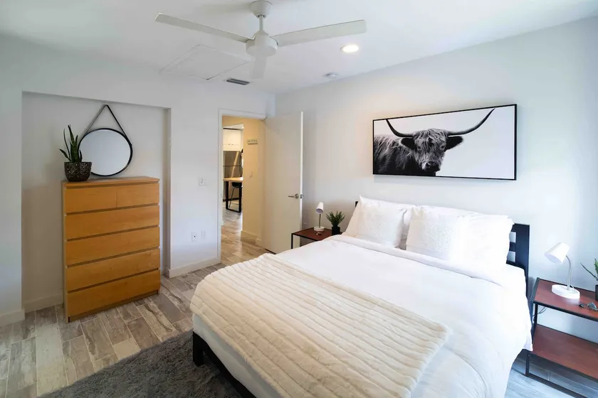 [Beach Retreat] modern condo +5 min. walk to beach - Image 1