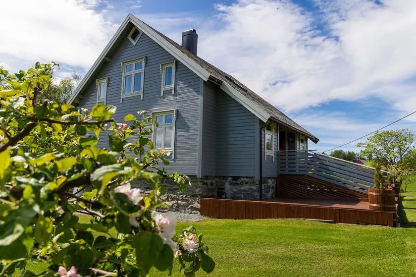 Old Unique house on Island in Ellingsøyfjorden - Image 1