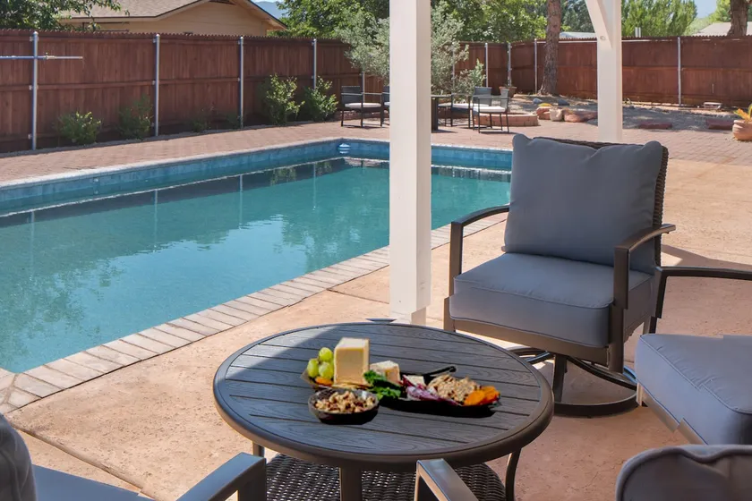 Pool, Hot Tub, firepit, BBQ, Deluxe & Spacious - Image 1