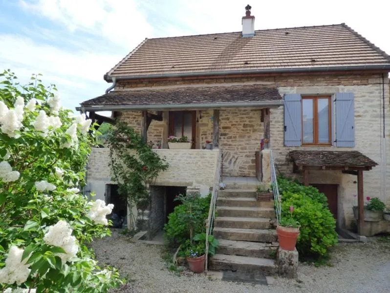 Chamilly, quiet house - Image 1