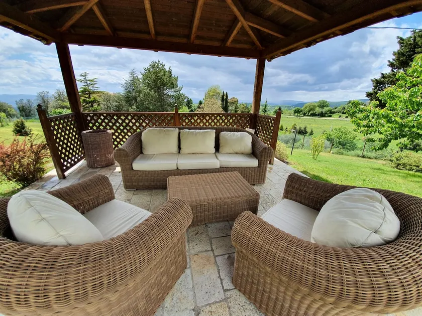 House with garden and private pool - Image 1
