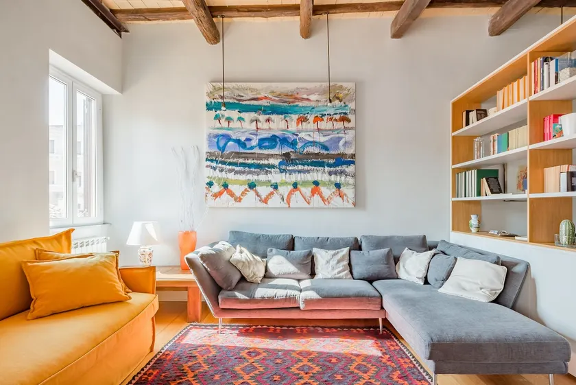 Apartment with stunning rooftop views in the historic Borgo Pio district - Image 1