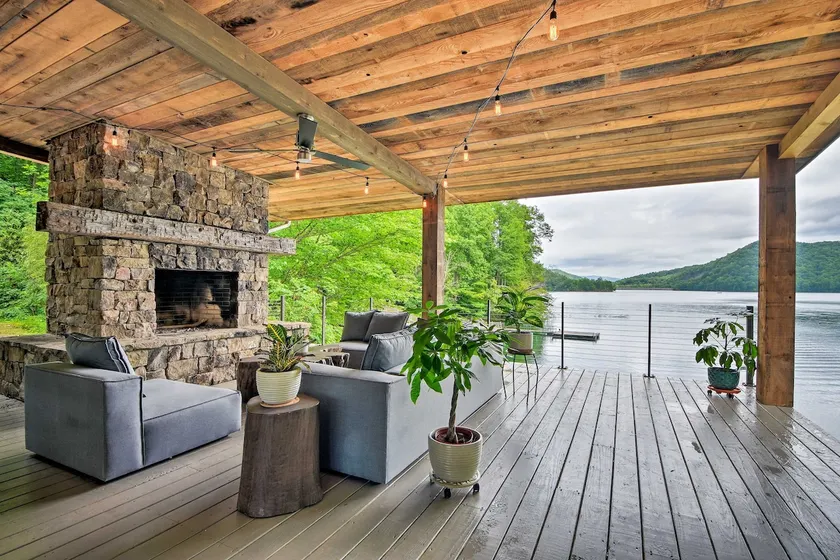 SilverWolf Lodge on Lake Nantahala, SilverWolf on Lake Nantahala - Image 1