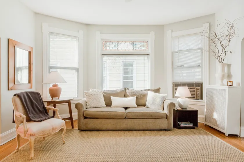 Charming, Sunny Apartment with Backyard Garden - Image 1