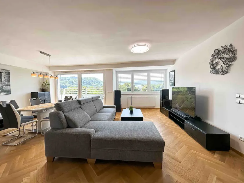 LUX residence, A/C, VIP parking, city view - Image 1