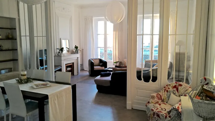 Charming 2-bedroom apartment with citadel and port of Blaye view - Image 1