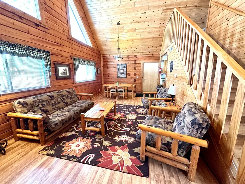 Yogi’s Cabin 909- End Unit, Private deck - Image 1