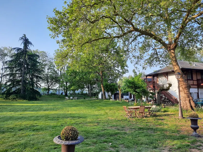 Near the Loire – Gîte in a large park - Image 1
