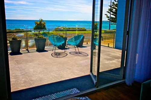 Penguin Beachfront Apartments - Image 1