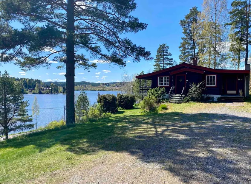 Lakefront Cabin - Image 1
