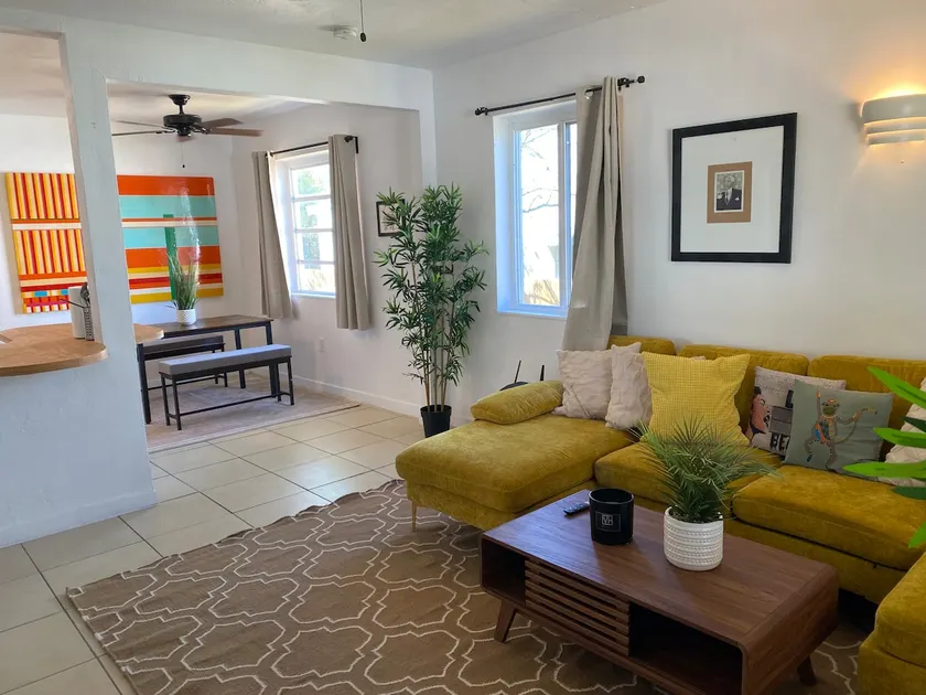 Charming fully renovated 3 Bedroom - Image 1