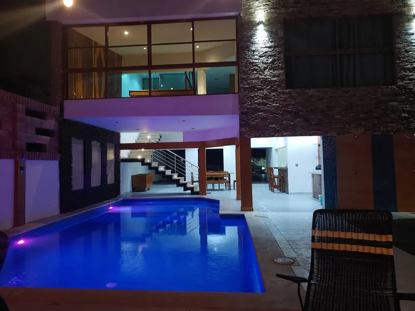 Large vacation home with a pool and private garage - Image 1
