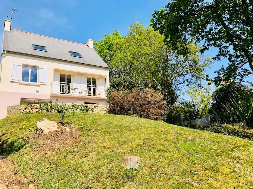 New holiday home with peaceful garden and sea view - Image 1