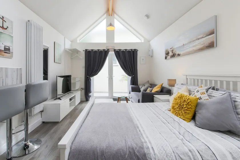 River Valley Retreat - Image 1