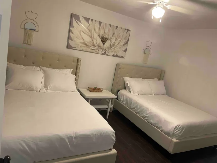 Cheerful 3 bedroom/ 2 bath residential house - Image 1