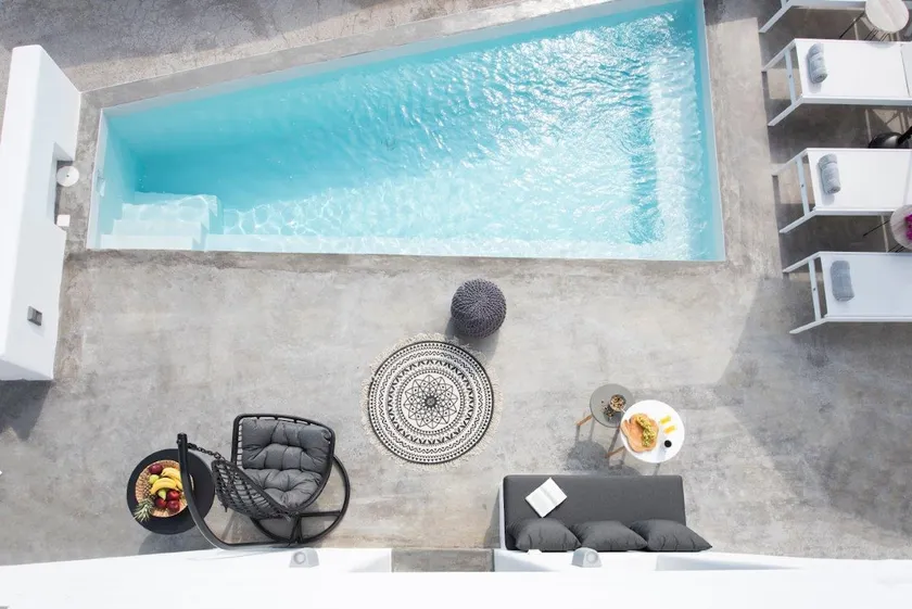 Entire Villa with Heated Private Plunge Pool - Image 1
