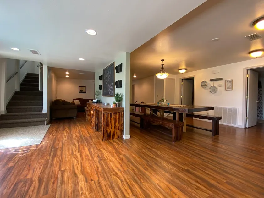 Large Family Home Close to ATV Trails and CMA - Image 1