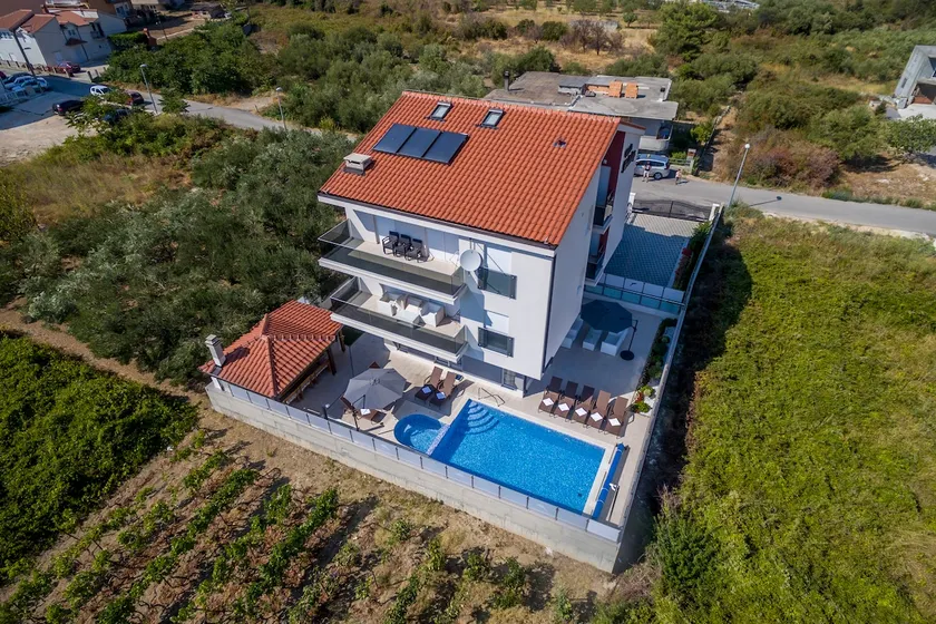 Exklusiv Villa Holiday är ett nytt modernt och spektakulärt hus i Split - Image 1