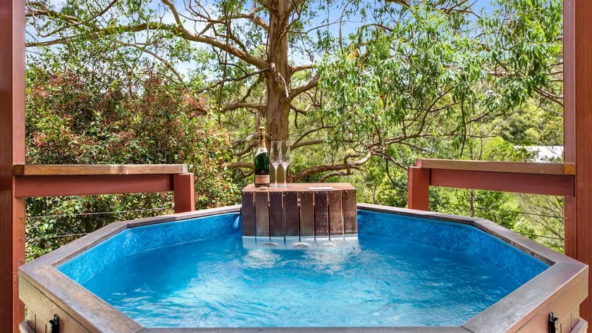 Tree Tops Luxury Studio - Image 1
