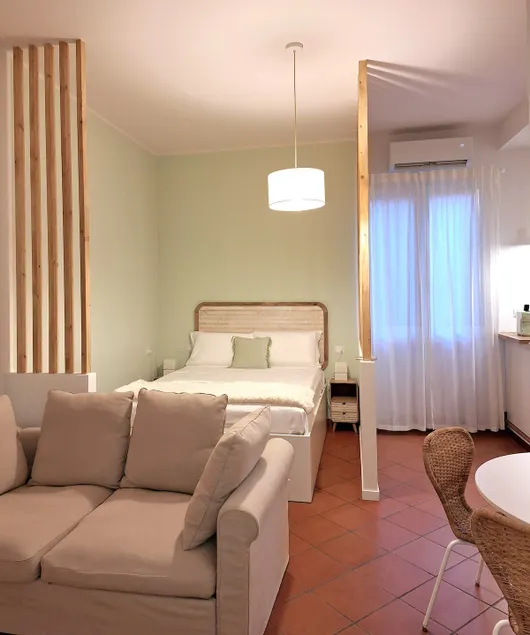 Old Town Loft_ Saudart Suite Apartment - Image 1