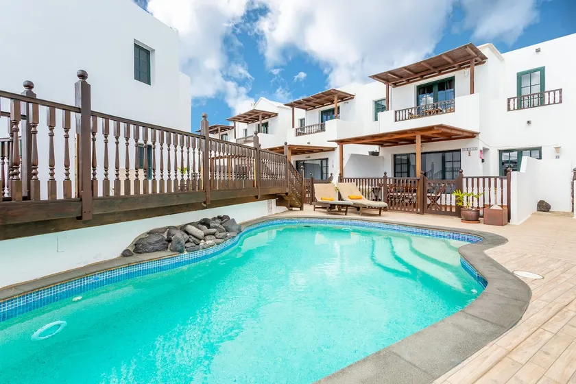 Casa Lili - Shared Pool - Close to Seafront Promenade - Sea Views from upper terrace - Image 1