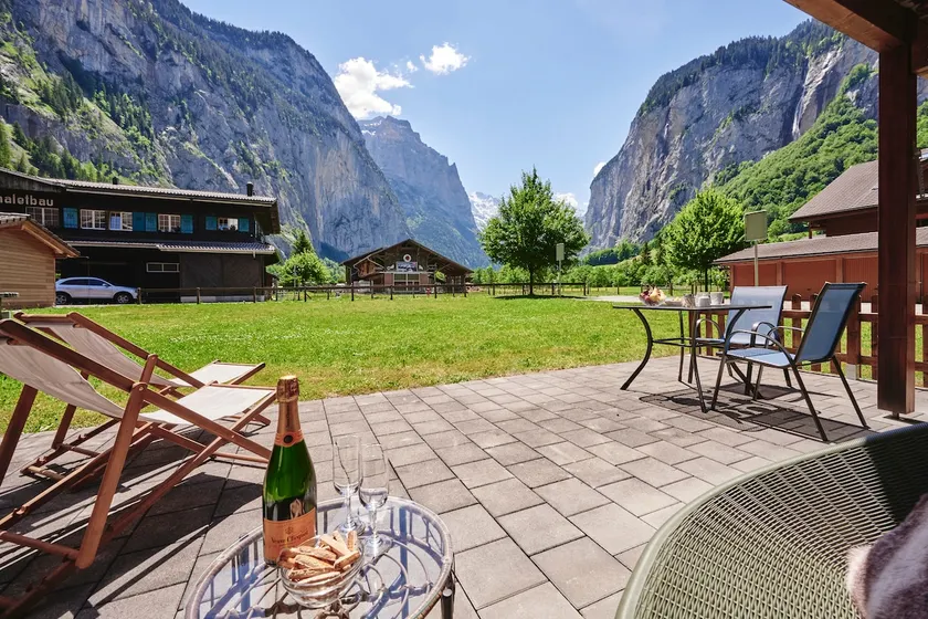 Comfortabl & Cozy, Private Terrace with best views - Image 1