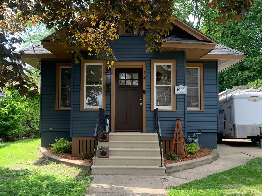 Charming 4 Bedroom home in the heart of Elgin - Image 1