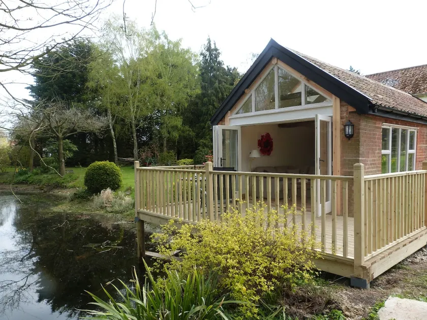 Willow Cottage in rural Suffolk near Framlingham - Image 1