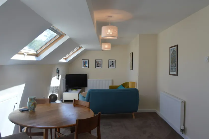 Self contained flat in Horwich nature reserve - Image 1