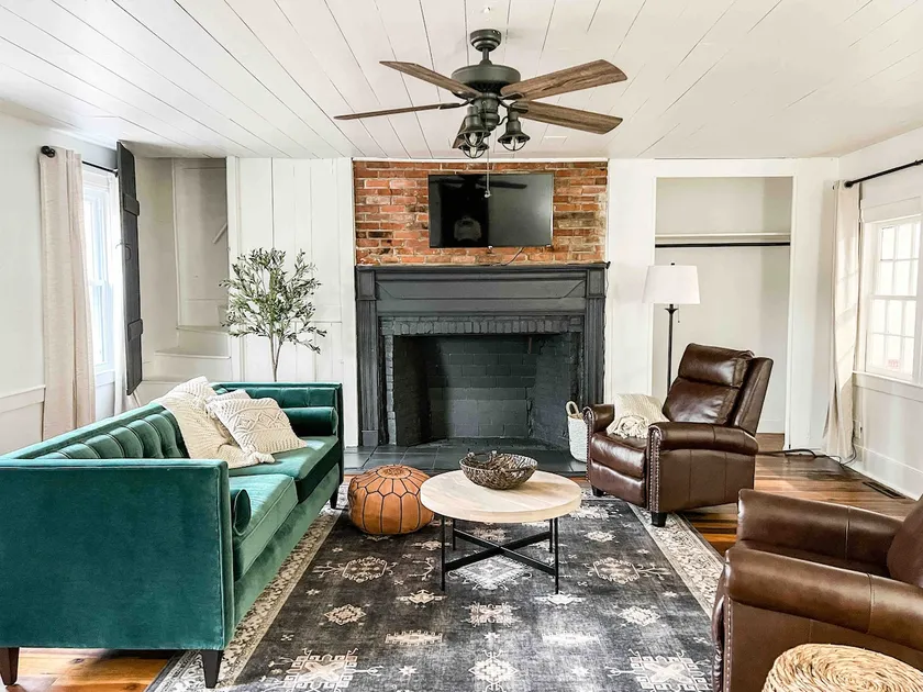 Historic home by Dogwood Lake/Glendale - Image 1