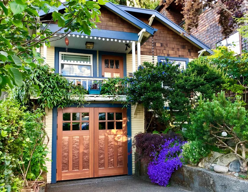 Cozy Home Near Lake Union & UW - Image 1