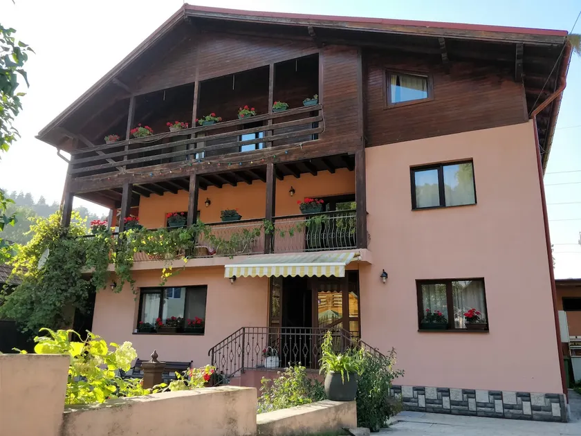 Maria Guesthouse - Image 1