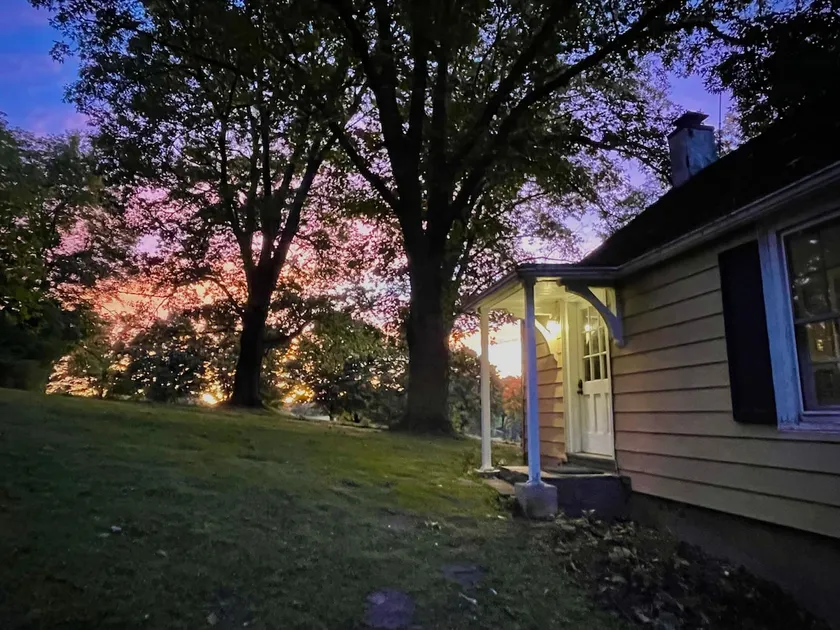Charming 2 bedroom cottage on the EA golf course - Image 1