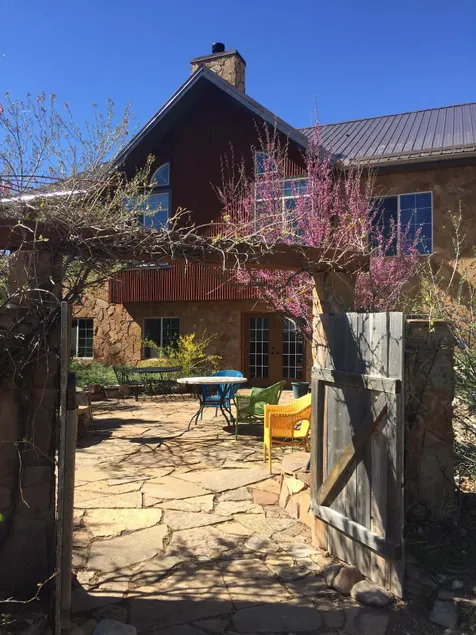 Kolob Canyons Guest House near Zion National Park - Image 1