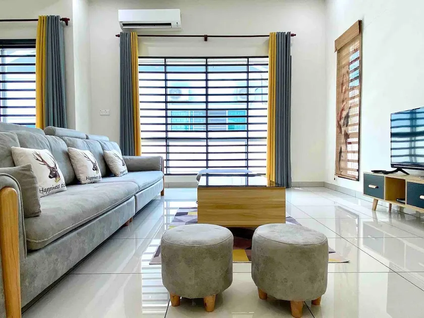 YOLO Relaxing Hub (Semi D with Contactless entry) - Image 1