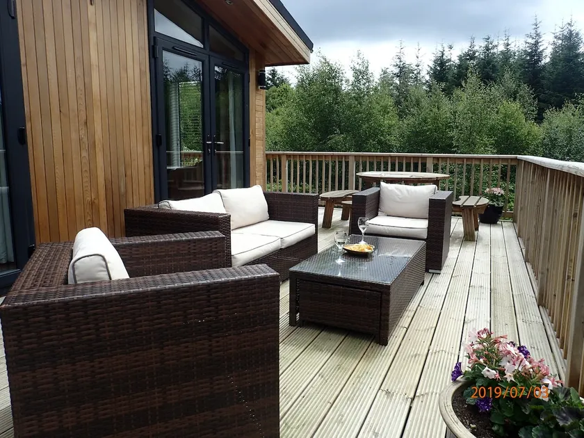 Cosy Lodge, Loch Lomond, BBQ Hut & stunning views - Image 1