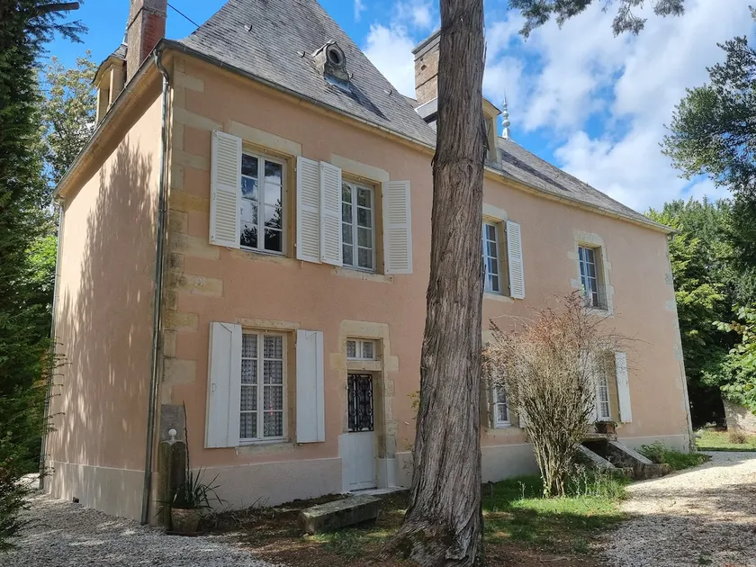 Large cottage in the Château park - Image 1