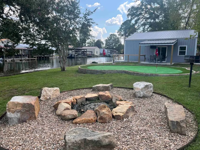 Lakefront Childhood Apartment + Hot Tub! - Image 1
