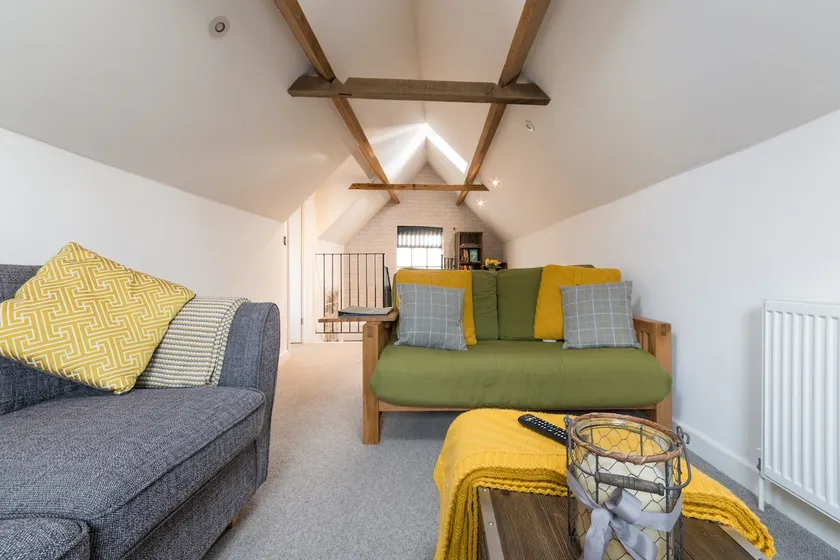Beautiful Coach House - Image 1