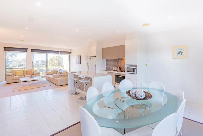 3 Bedroom Townhouse - Pool and Tennis Court Access - Image 1