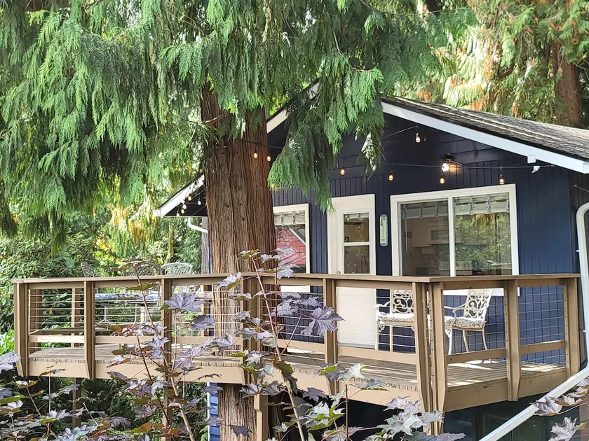 Tree House at Lake Killarney: Wooded Lake Retreat! - Image 1