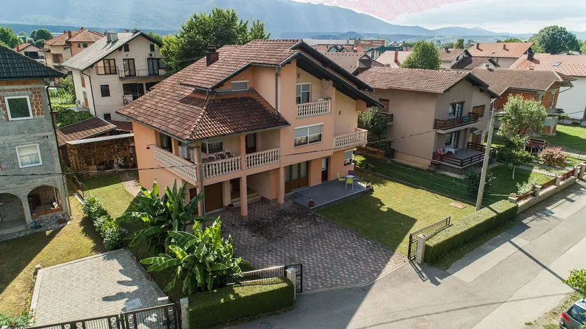 Bihac 3 bedroom apartment, beautiful landscape - Image 1