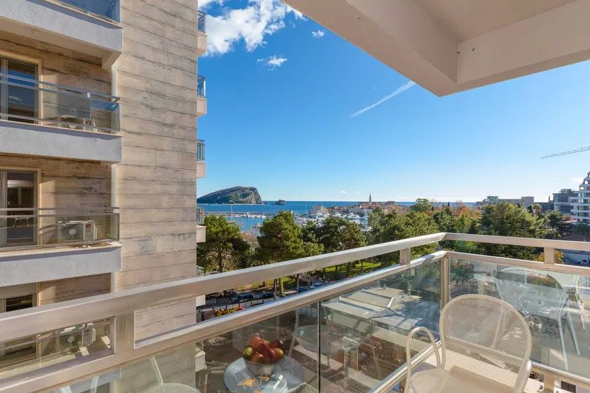 Luxury apartments Krug, seaside Budva - Image 1