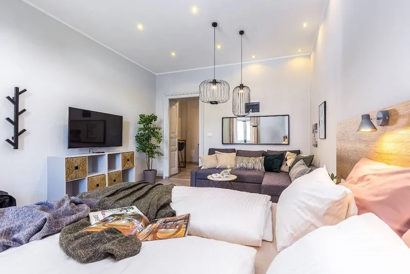 Deluxe Studio Apartment 2 - Image 1