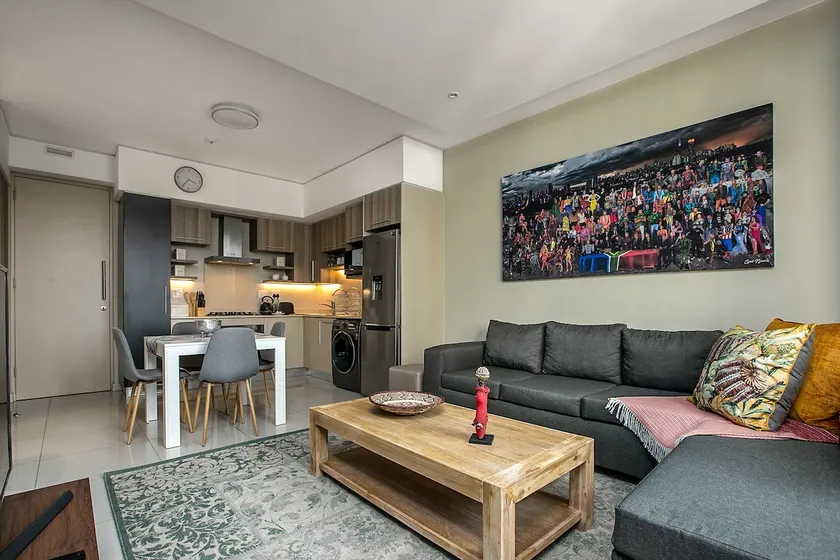 Comfortable and Stylish in Rosebank - Image 1