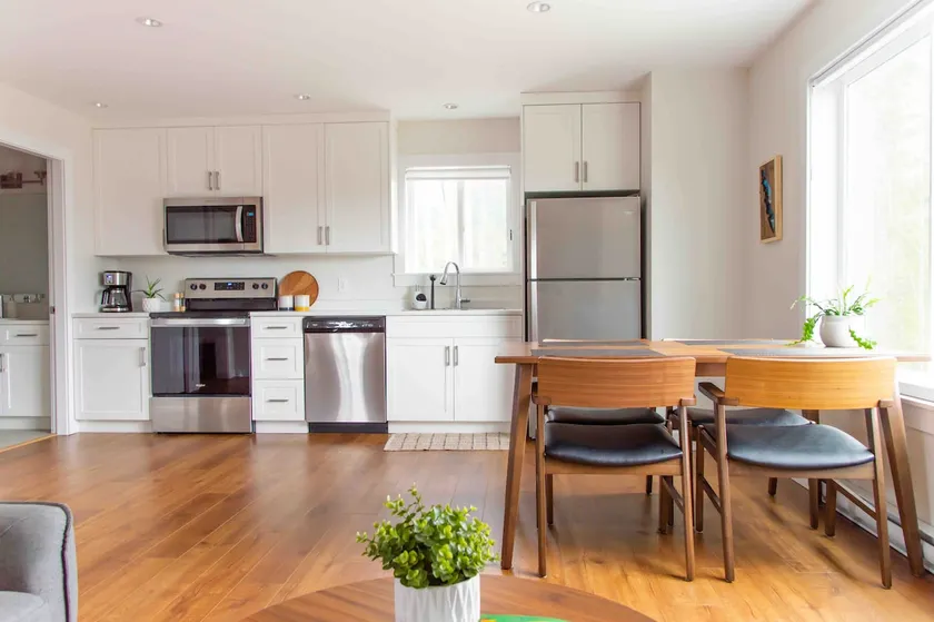 Oceanview Modern Suite - Pet Friendly - Image 1