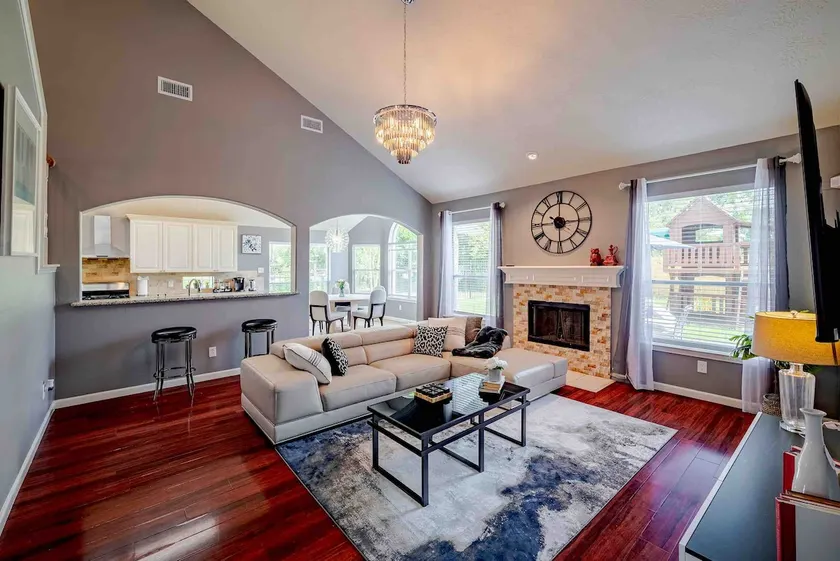 Northwest•Houston•4bedroom•backyard• - Image 1